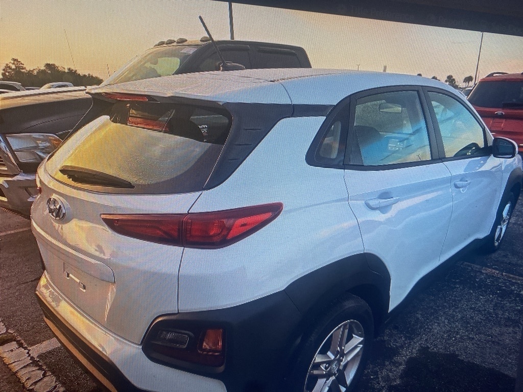 Used 2020 Hyundai Kona SE with VIN KM8K12AA7LU576539 for sale in Lake Park, FL