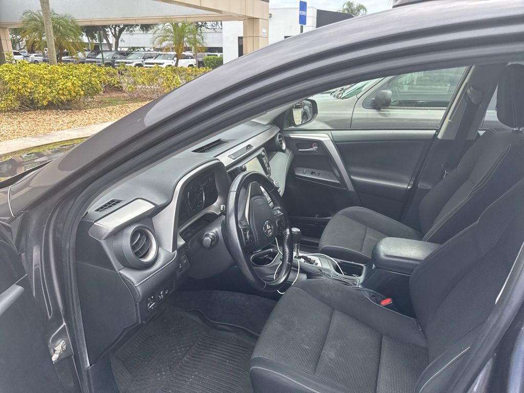 2016 Toyota RAV4 XLE - Photo 14