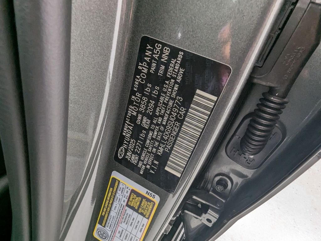 2025 Hyundai Elantra SE - Photo 31