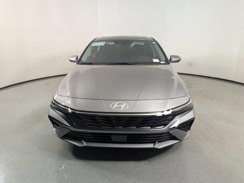 2026 Hyundai Elantra Limited photo 2
