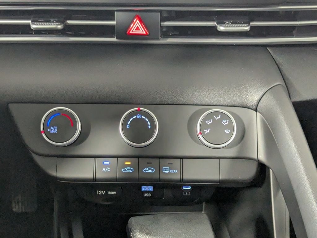 2025 Hyundai Elantra SE - Photo 22