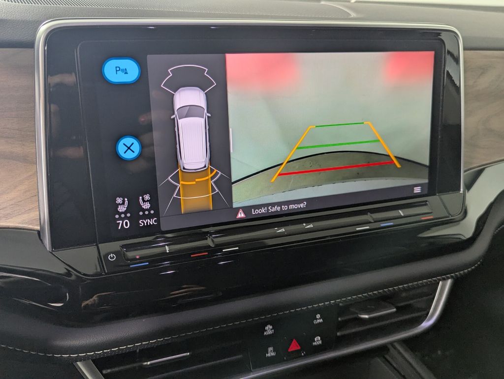 2024 Volkswagen Atlas SE w/Tech - Photo 23