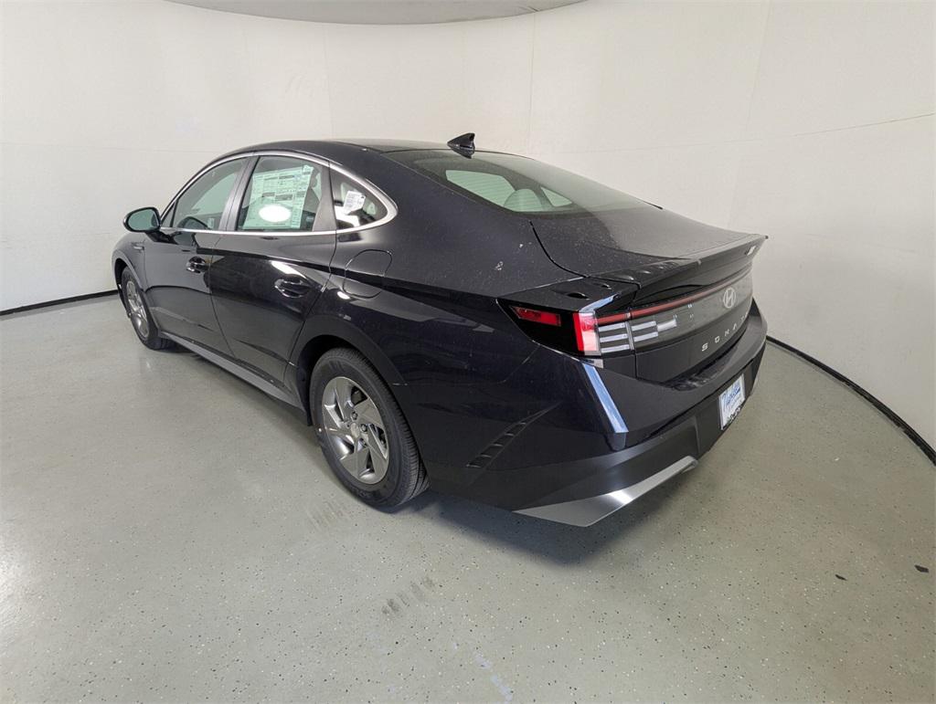 2025 Hyundai Sonata SE photo 4