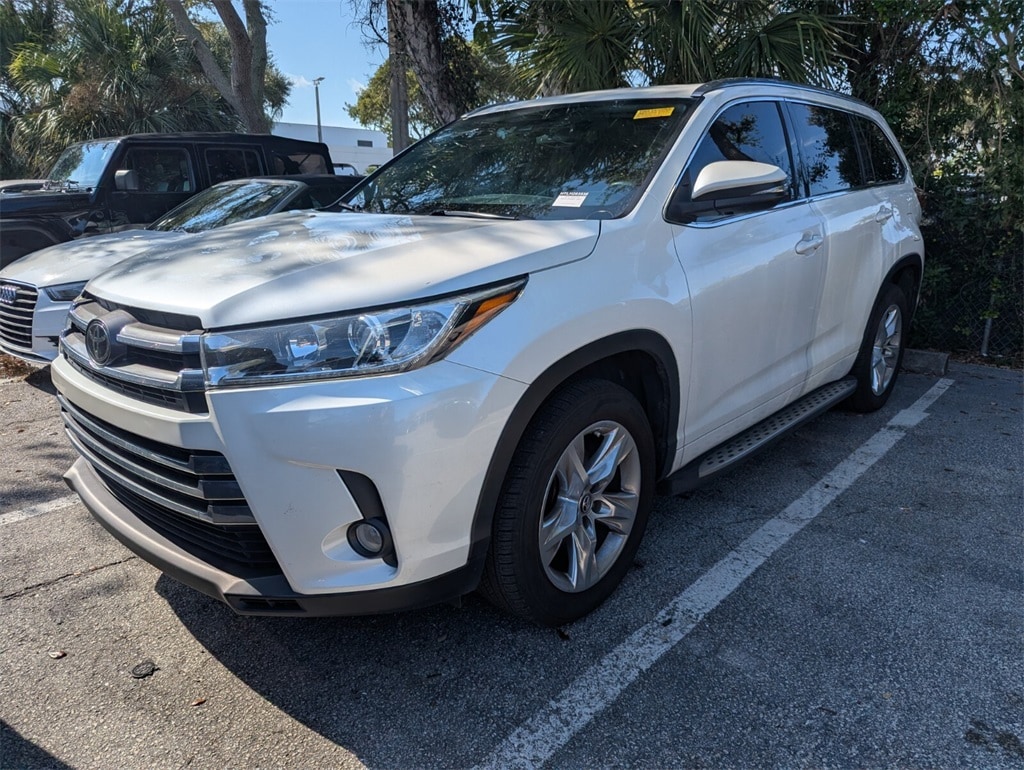 2018 Toyota Highlander Limited's photo
