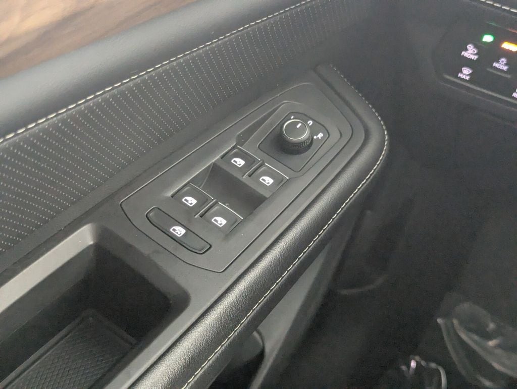 2024 Volkswagen Atlas SE w/Tech - Photo 17