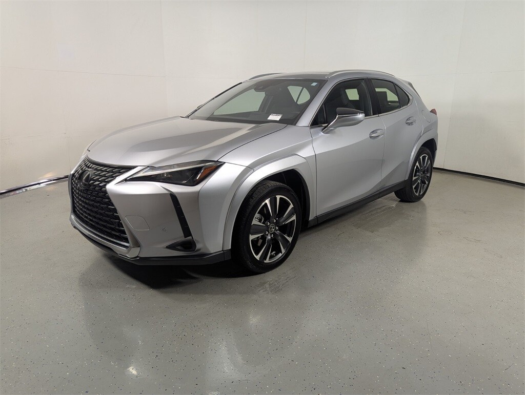 2023 Lexus UX 250h Premium photo 3