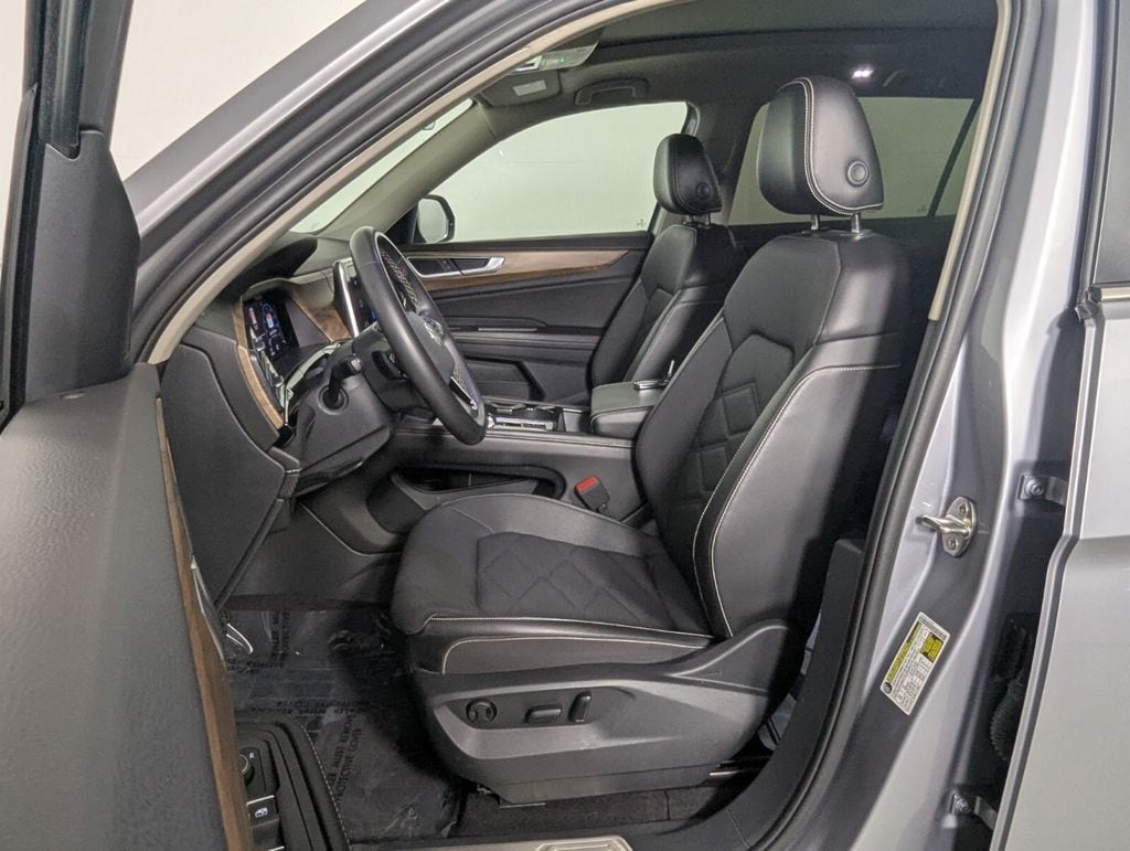 2024 Volkswagen Atlas SE w/Tech - Photo 14