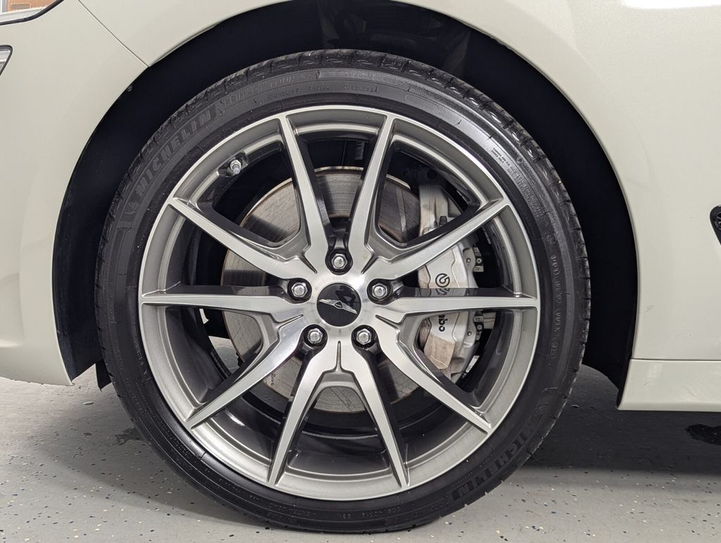 2026 GENESIS G70 Standard - Photo 11