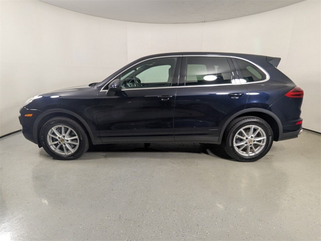 2018 Porsche Cayenne Base photo 2