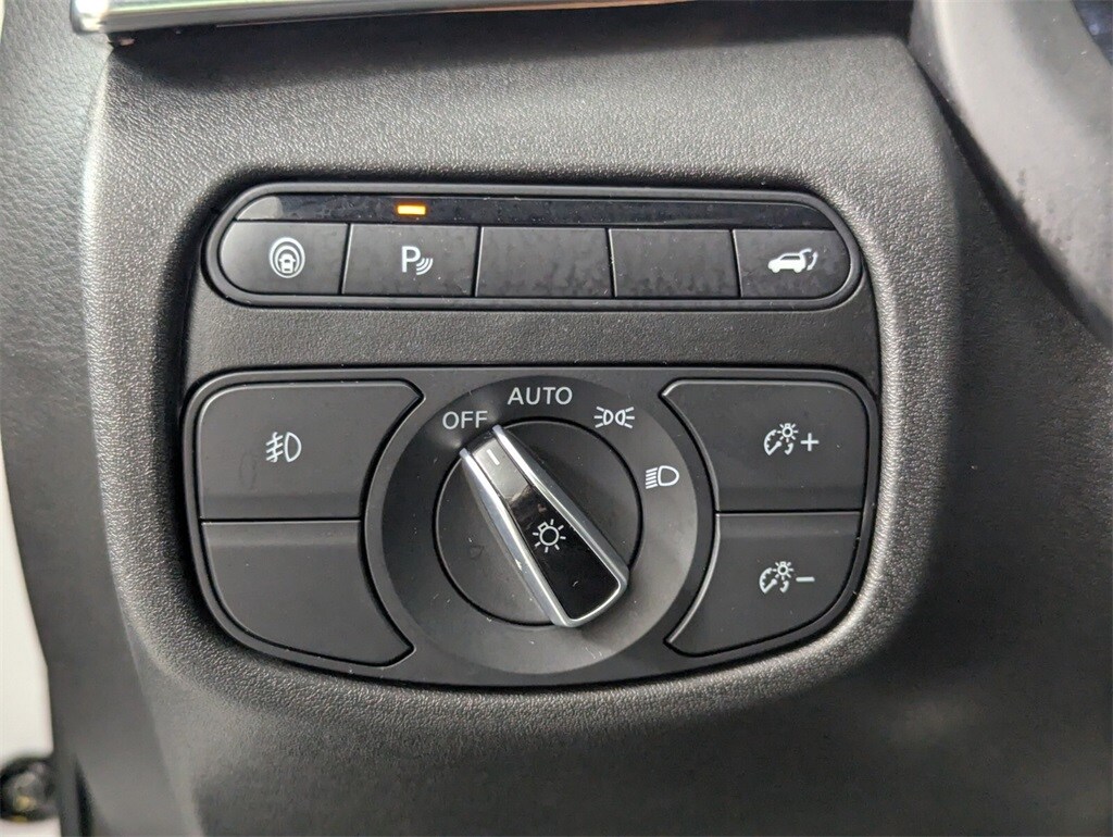 2019 Infiniti QX50 Essential photo 10