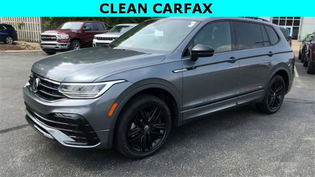 Used 2022 Volkswagen Tiguan SE R-LINE BLACK with VIN 3VV8B7AX2NM000606 for sale in North Olmsted, OH