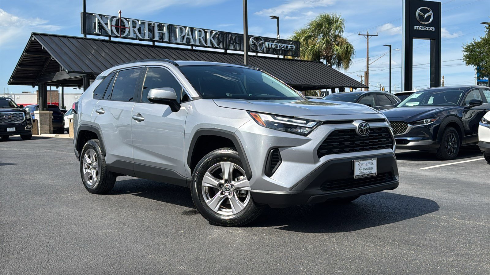 Used 2022 Toyota RAV4 XLE with VIN 2T3W1RFV6NC193810 for sale in Northfield, Minnesota