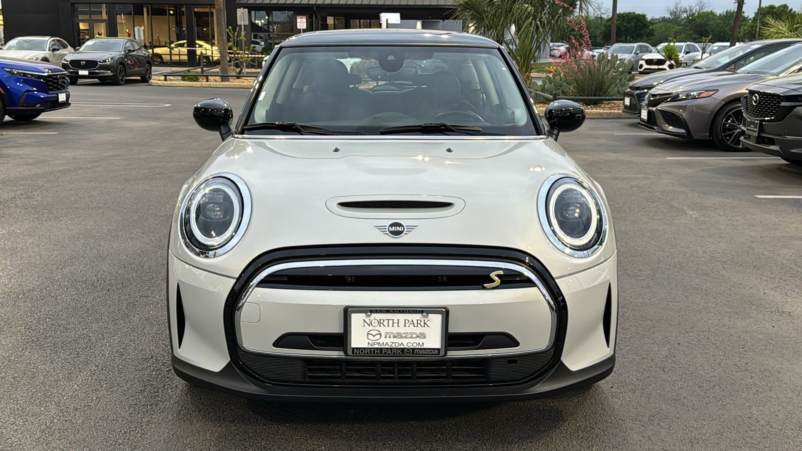 Used 2022 MINI Hardtop 2 Door SE with VIN WMW13DJ02N2R69776 for sale in San Antonio, TX
