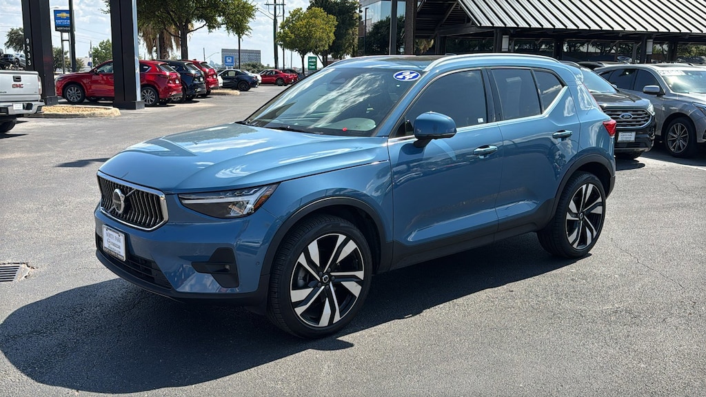 Used 2024 Volvo XC40 Plus Bright Theme SUV