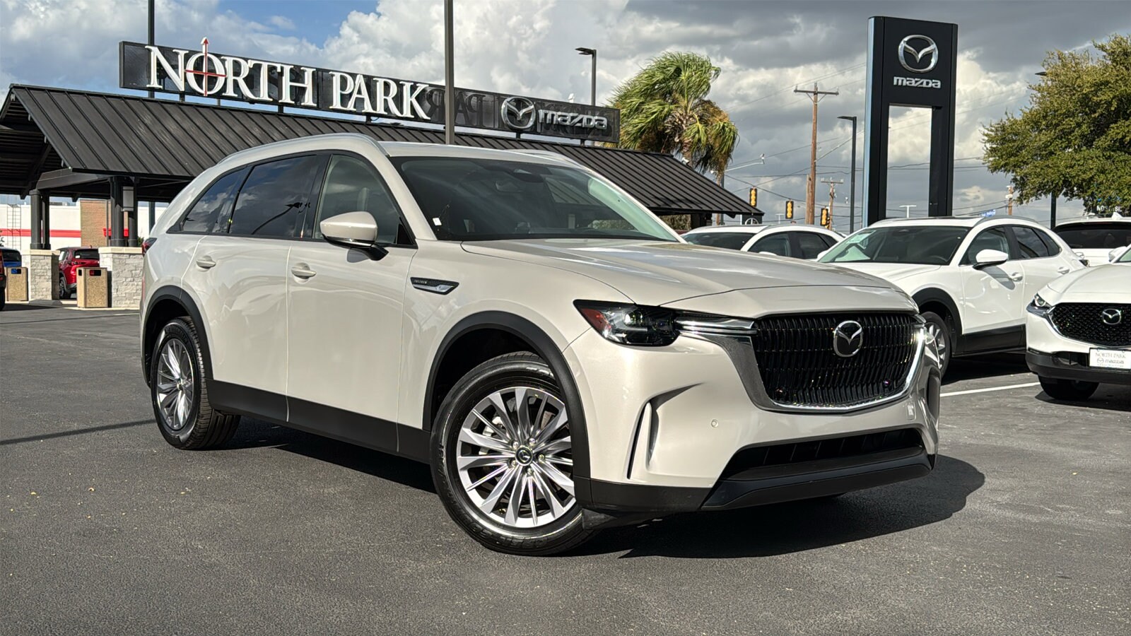 2025 Mazda CX-90 Preferred photo 2