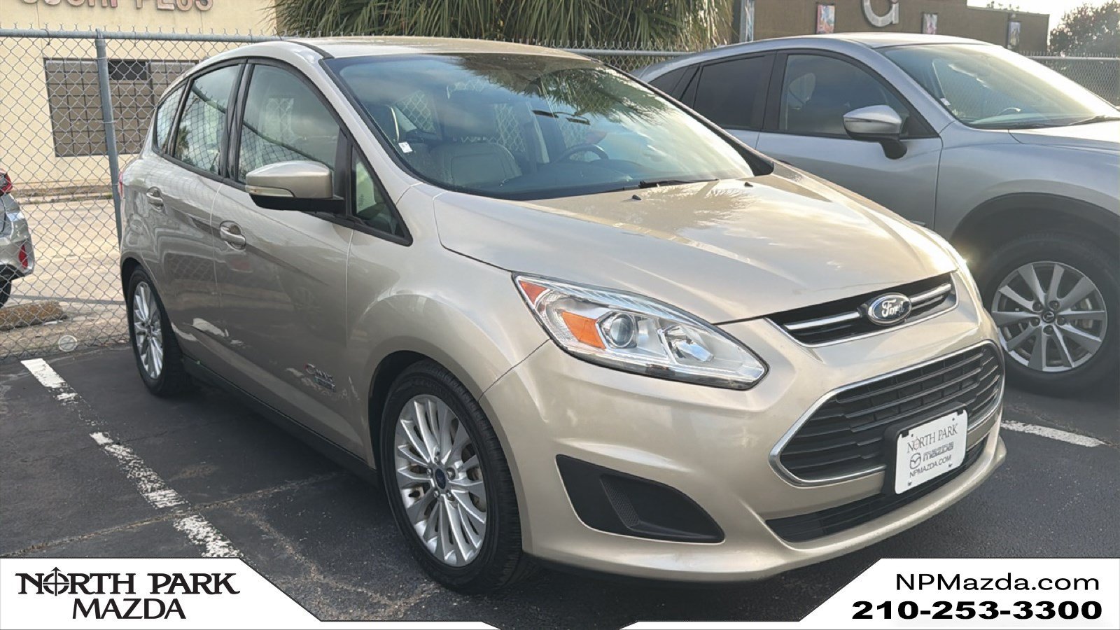 2017 Ford C-Max PHEV SE's photo
