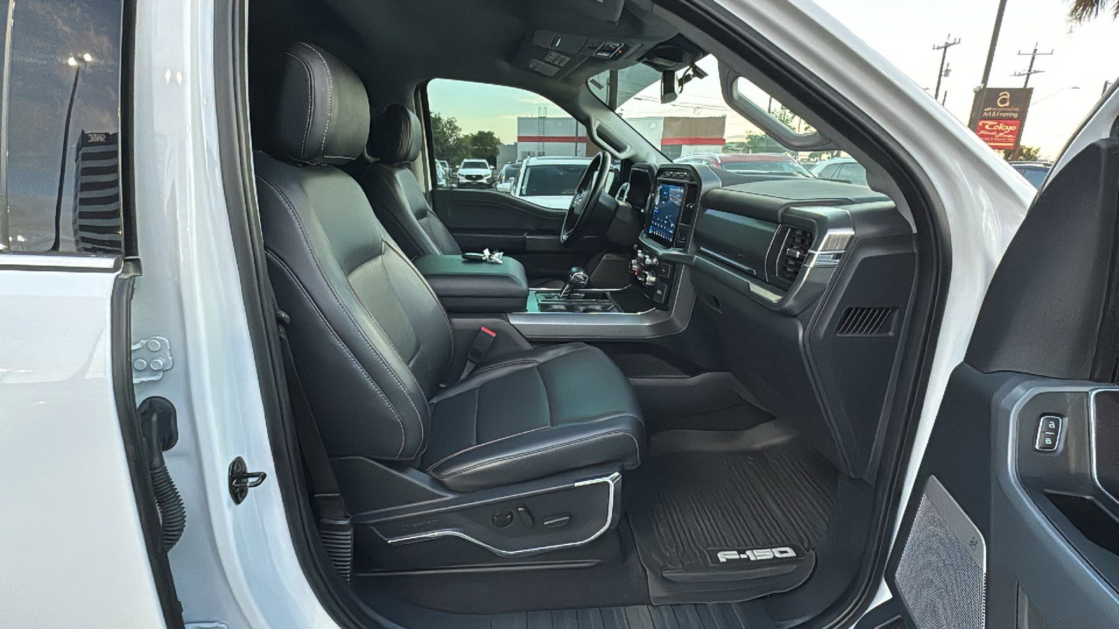 2023 Ford F-150 Lariat - Photo 23