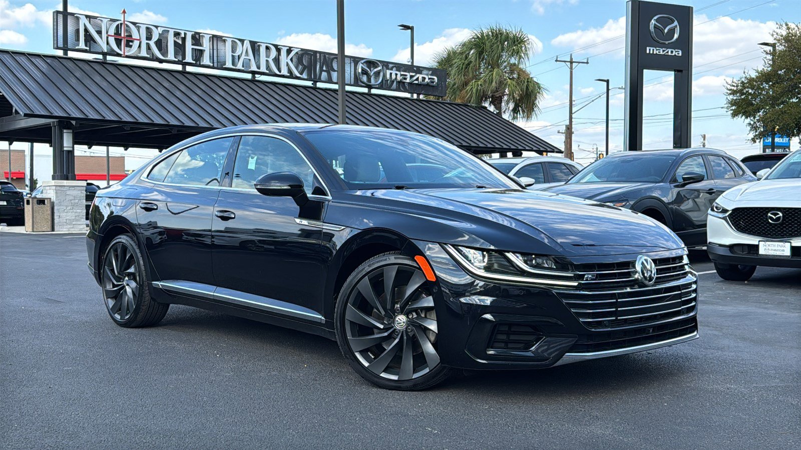 2020 Volkswagen Arteon SEL Premium R-Line photo 2