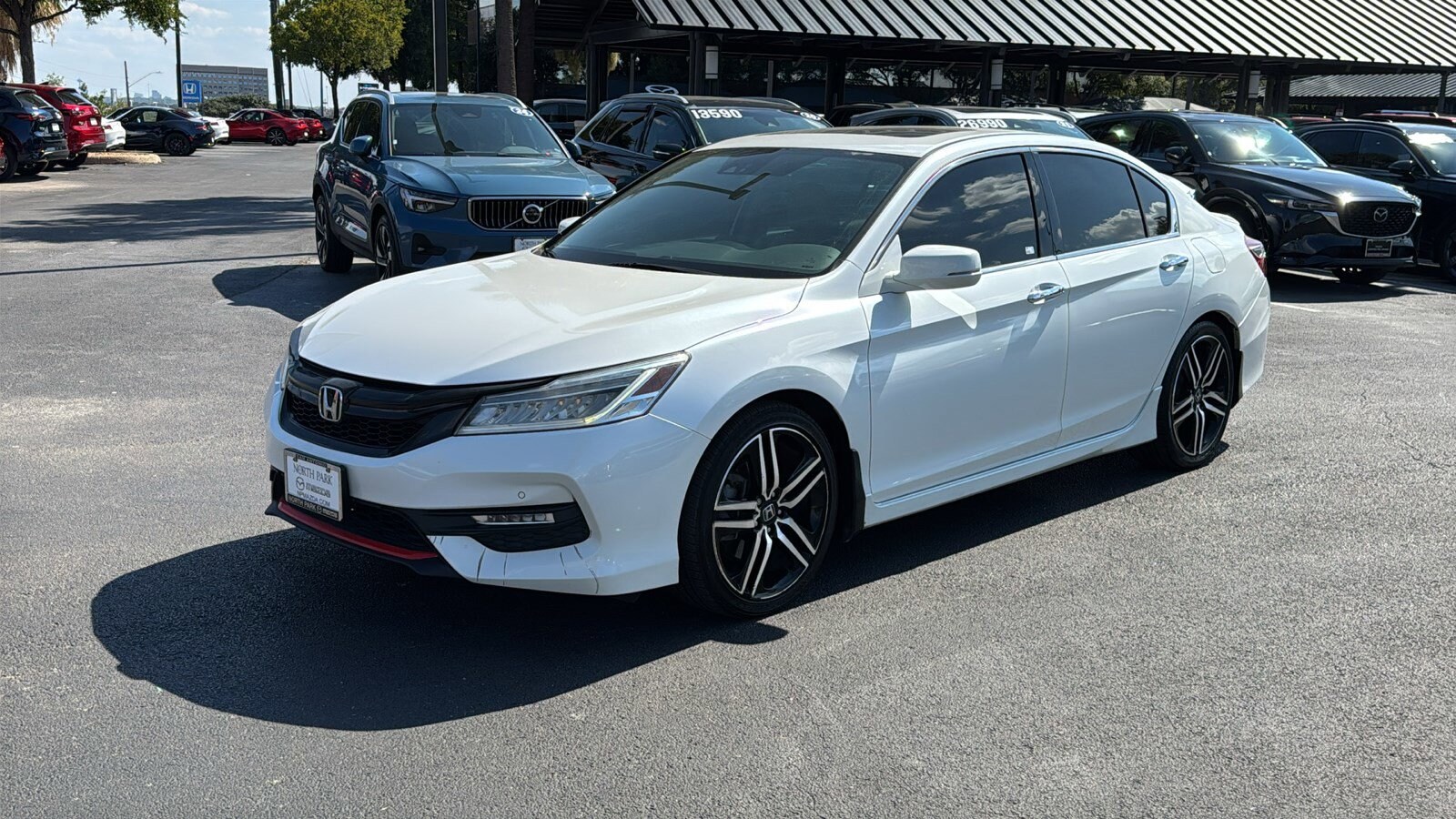 2017 Honda Accord Touring photo 2