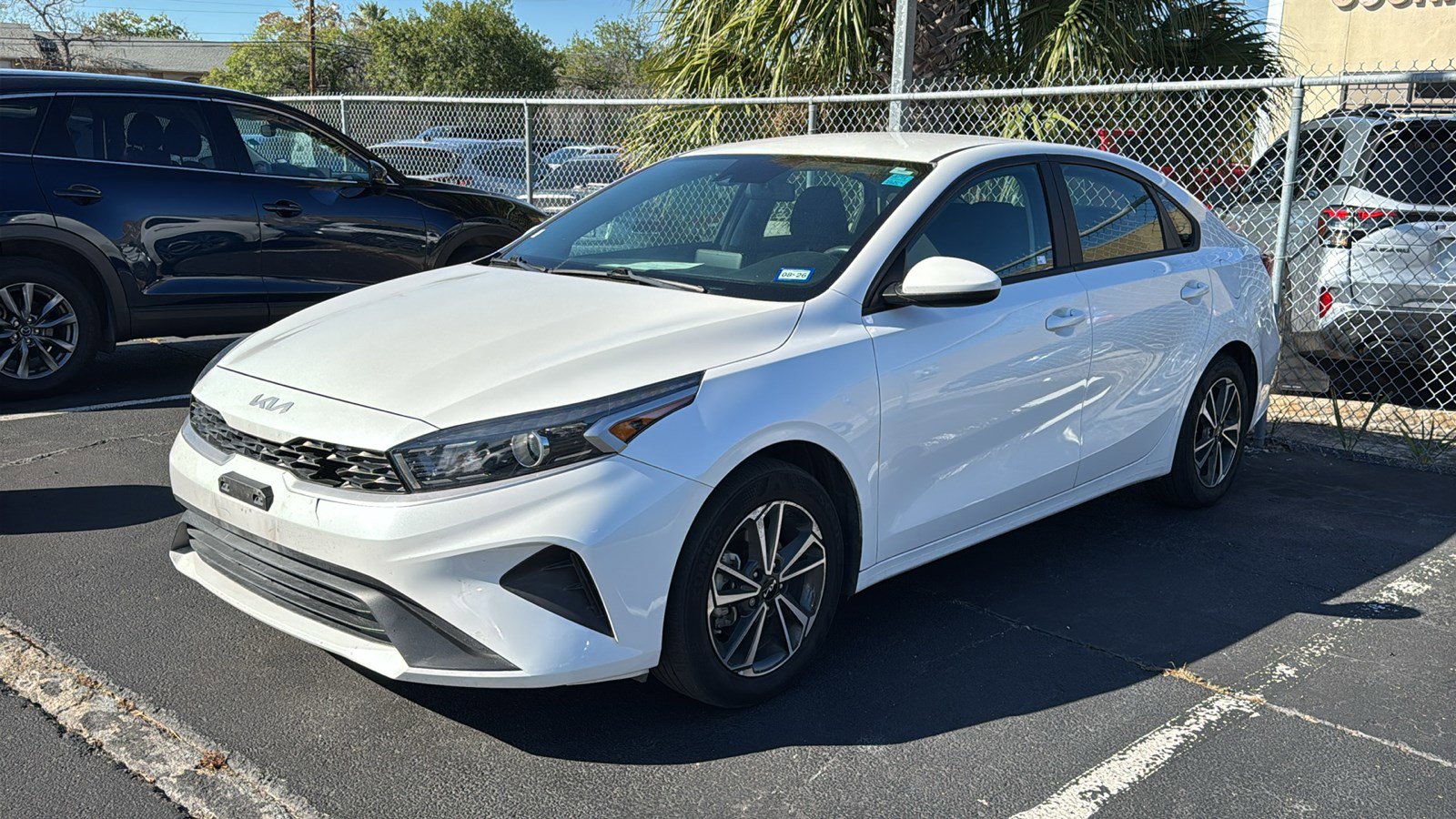 2023 Kia Forte LXS photo 3
