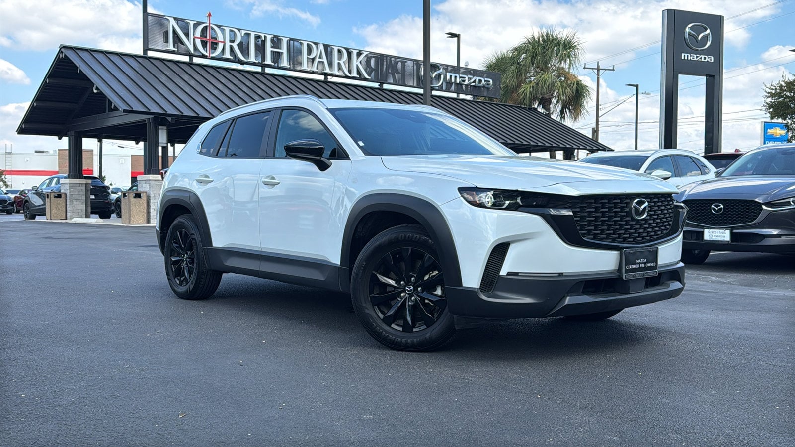 2023 Mazda CX-50 2.5 Preferred Plus photo 2
