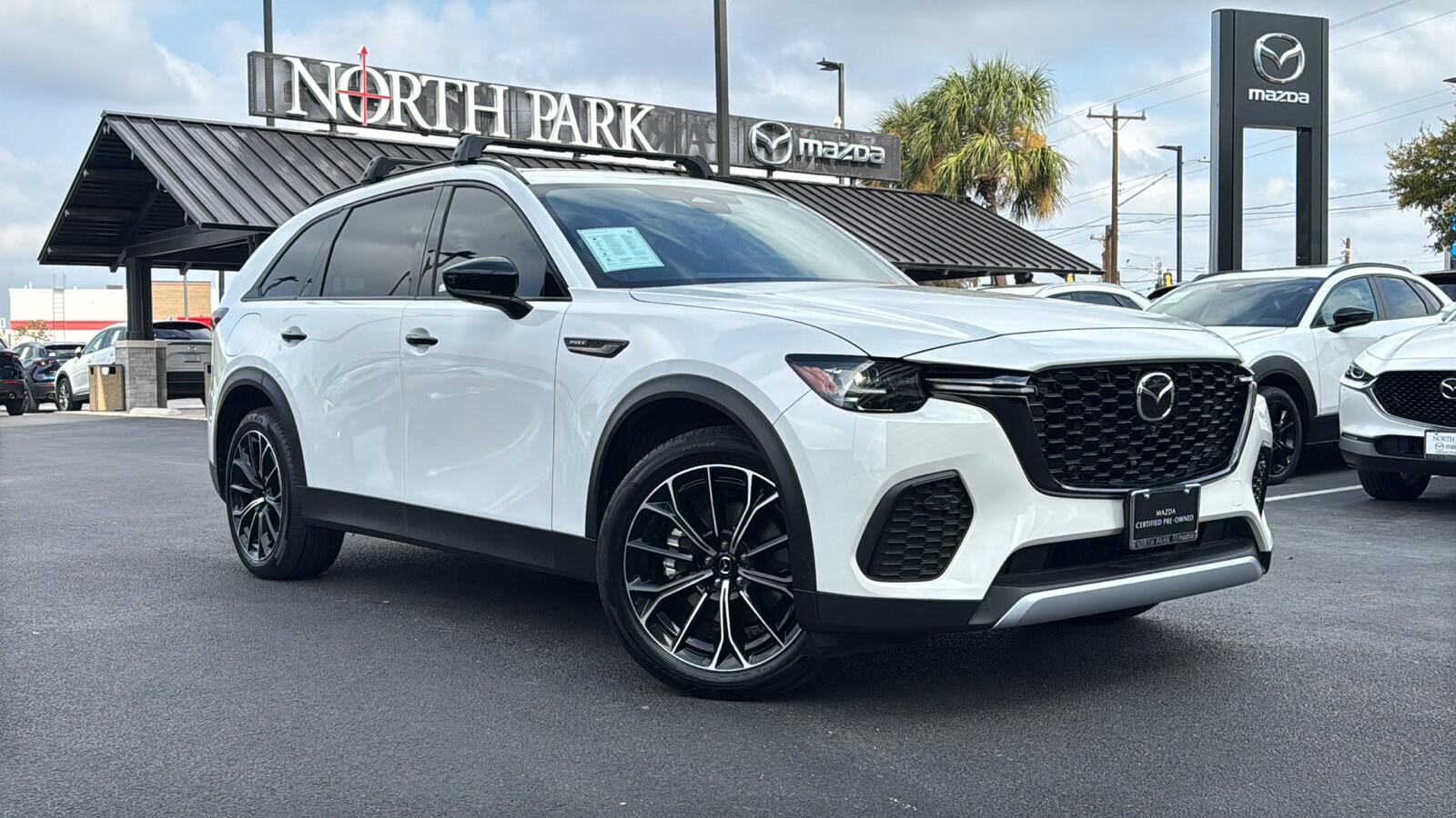 2025 Mazda CX-70 Plug-in Hybrid Premium Plus photo 2