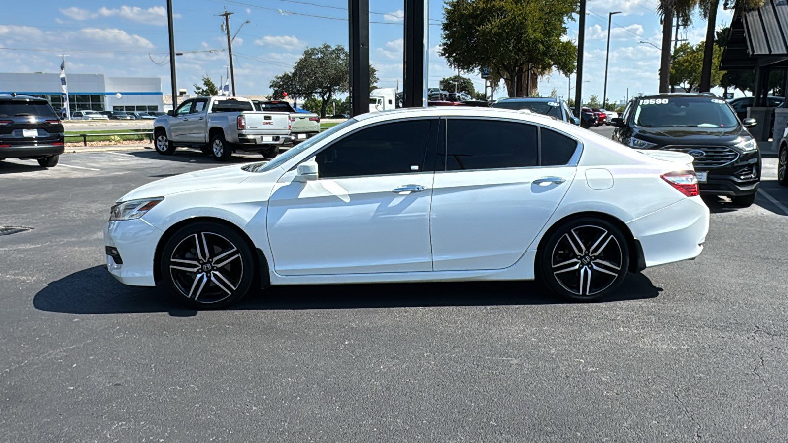 2017 Honda Accord Touring photo 3