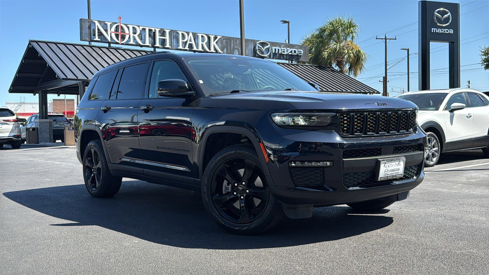 2023 Jeep Grand Cherokee Limited photo 2