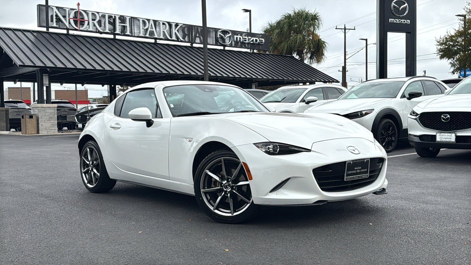 2023 Mazda MX-5 Miata Miata RF Grand Touring photo 2