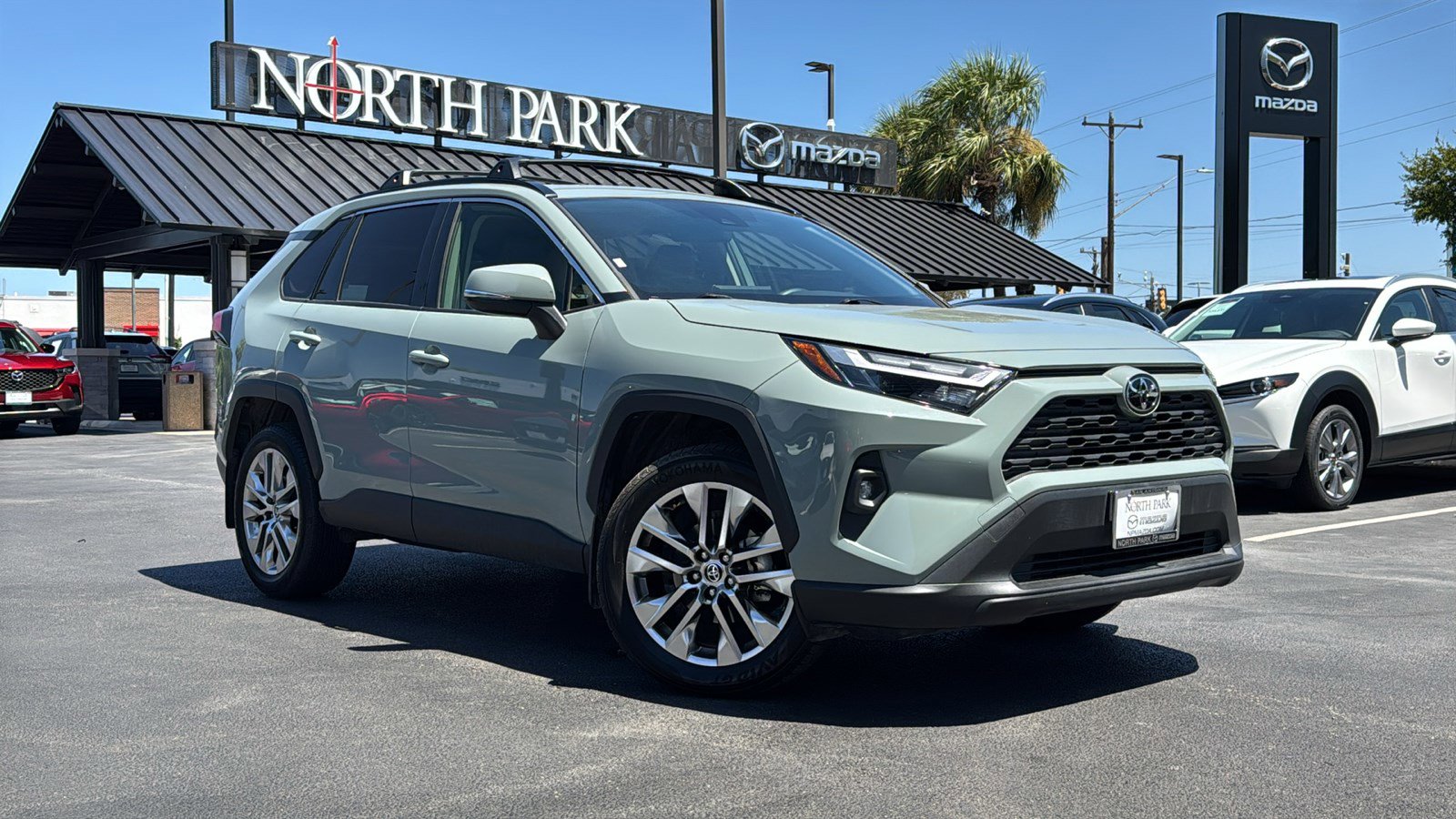 2023 Toyota RAV4 XLE Premium photo 2