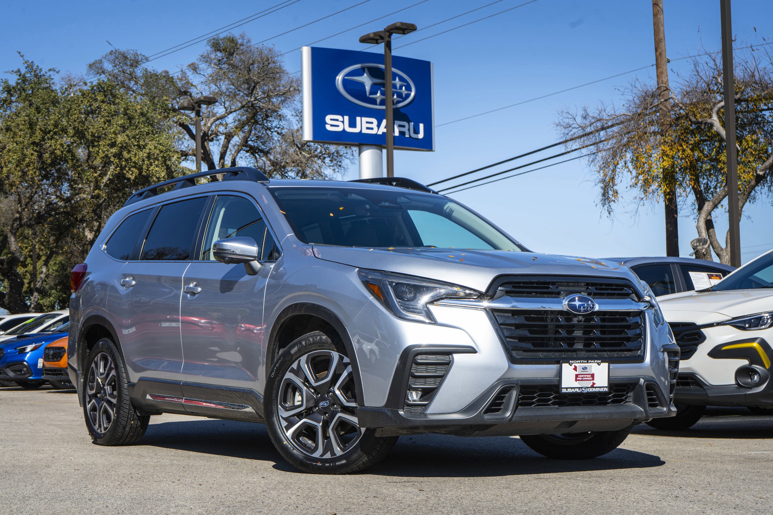 2023 Subaru Ascent Limited's photo