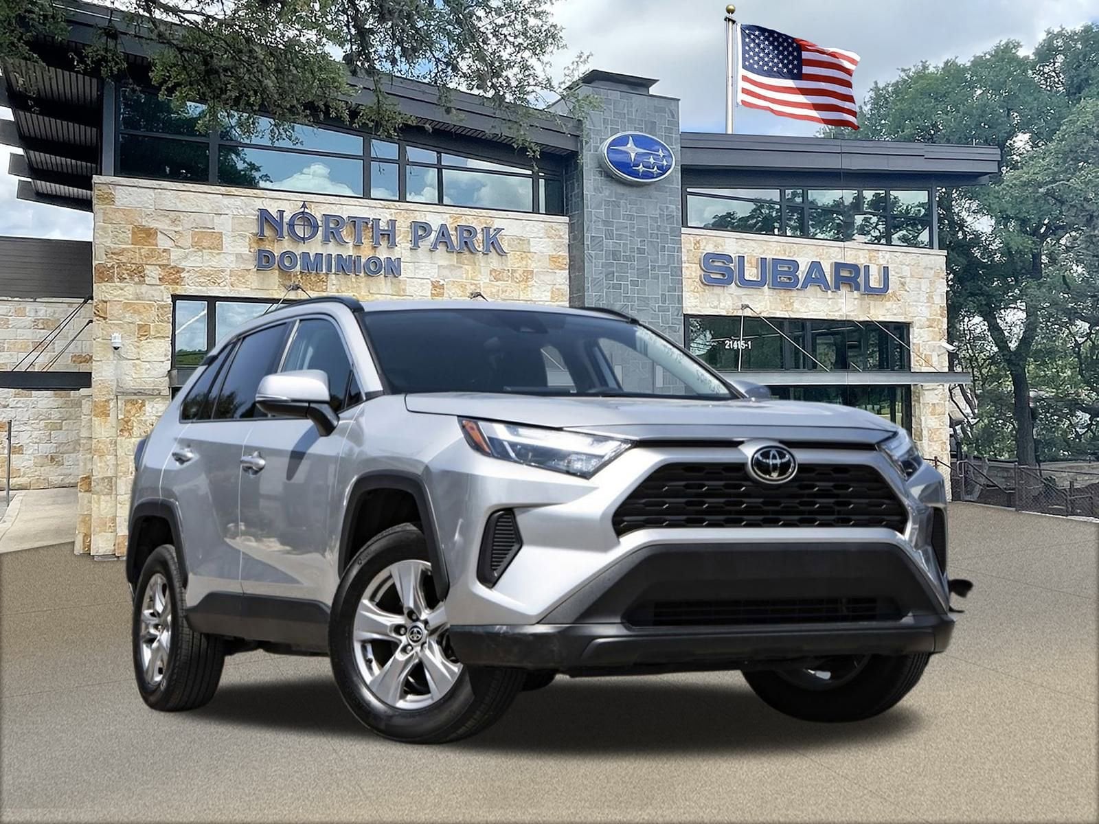 2024 Toyota RAV4 XLE's photo