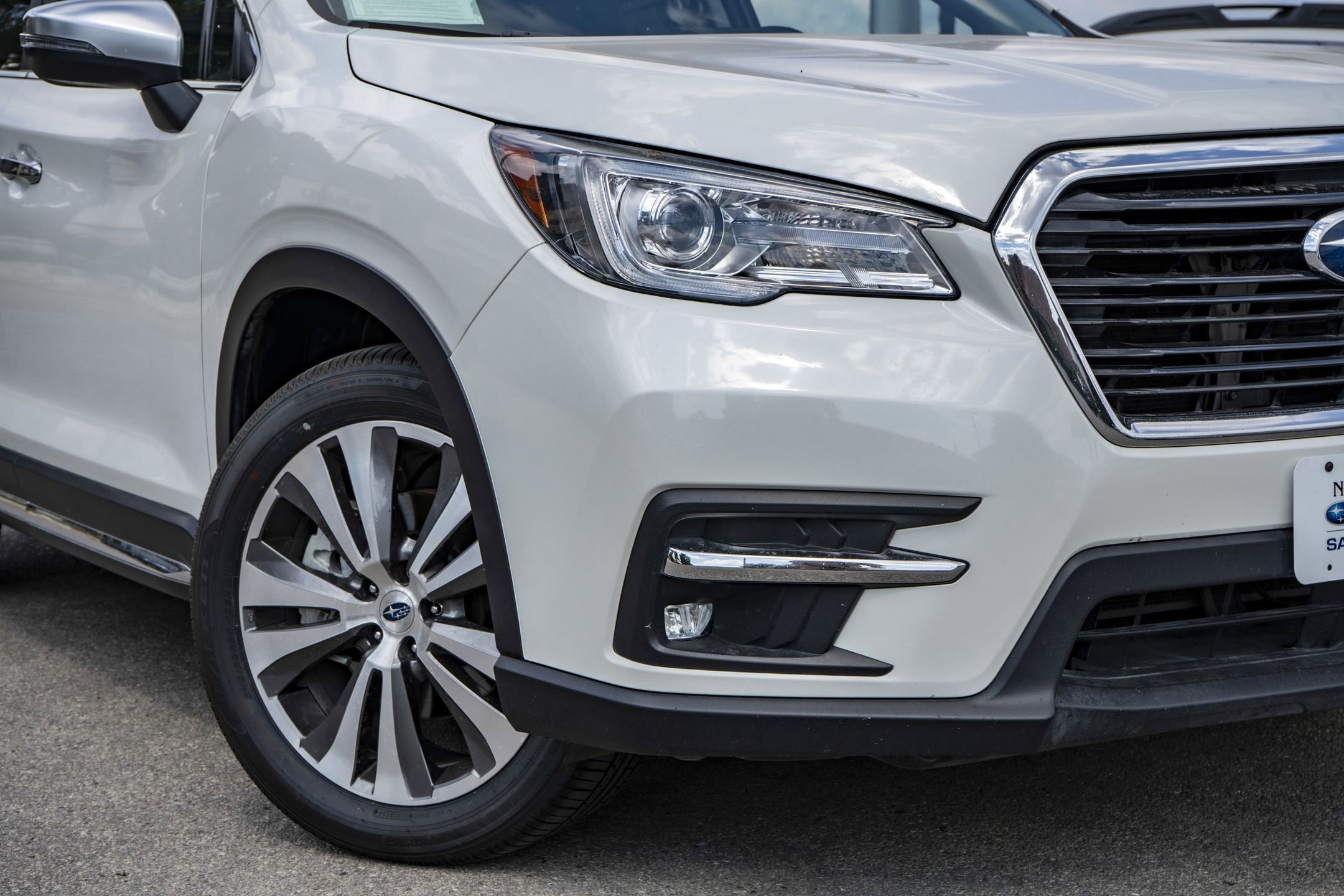 2022 Subaru Ascent Touring photo 2