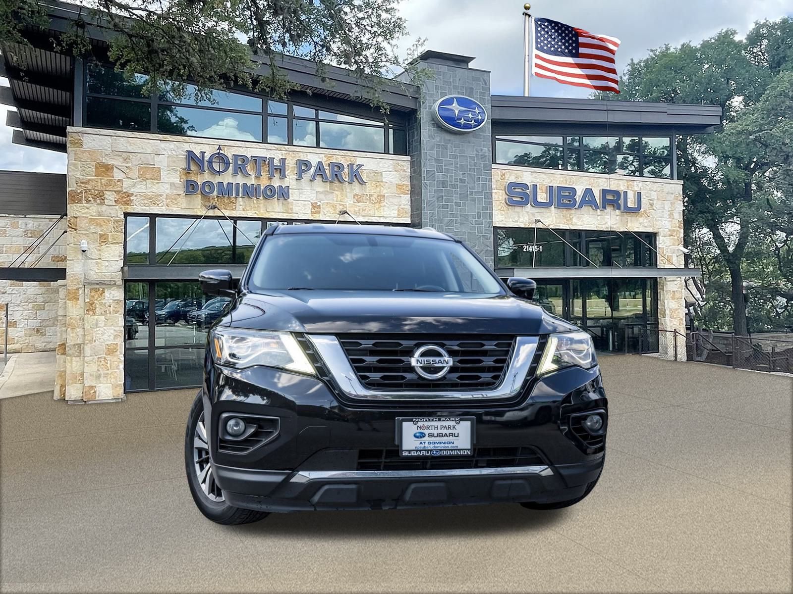 2017 Nissan Pathfinder SL photo 3
