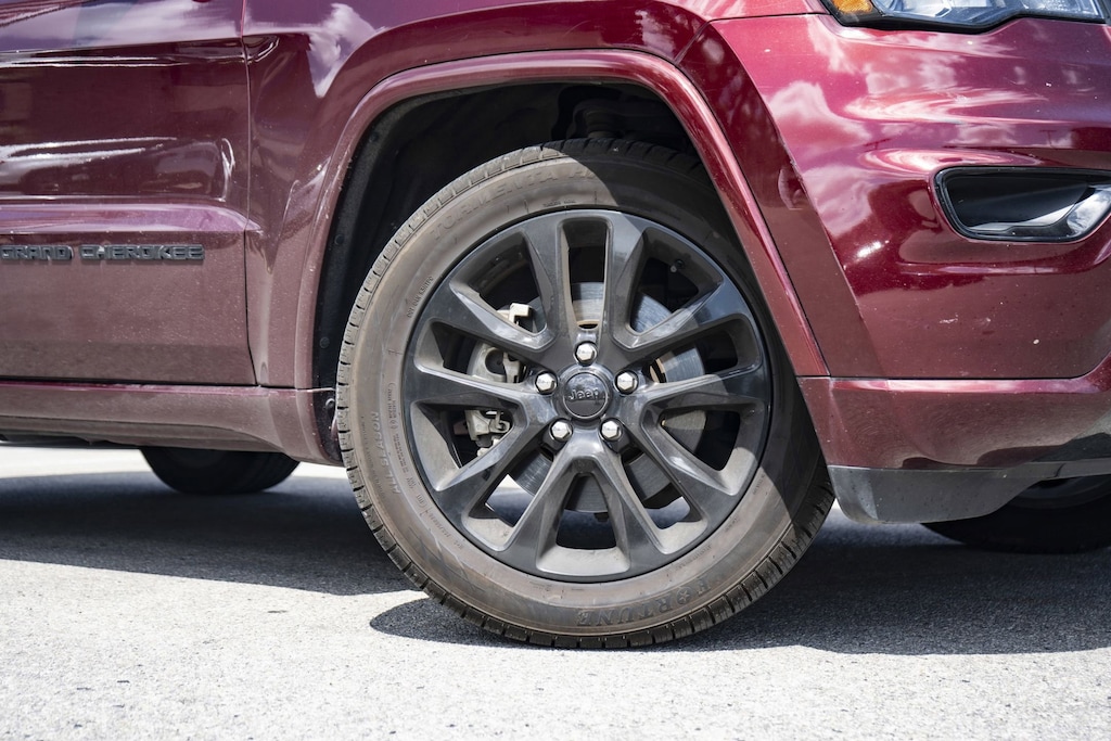 Used 2021 Jeep Grand Cherokee Laredo SUV