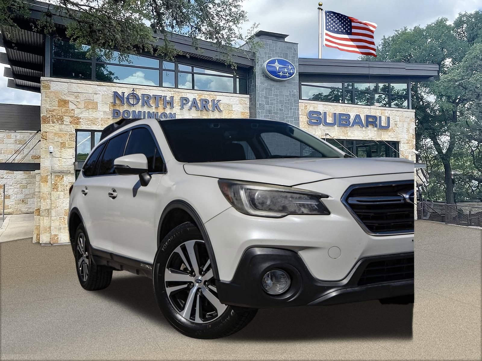 2018 Subaru Outback Limited photo 2