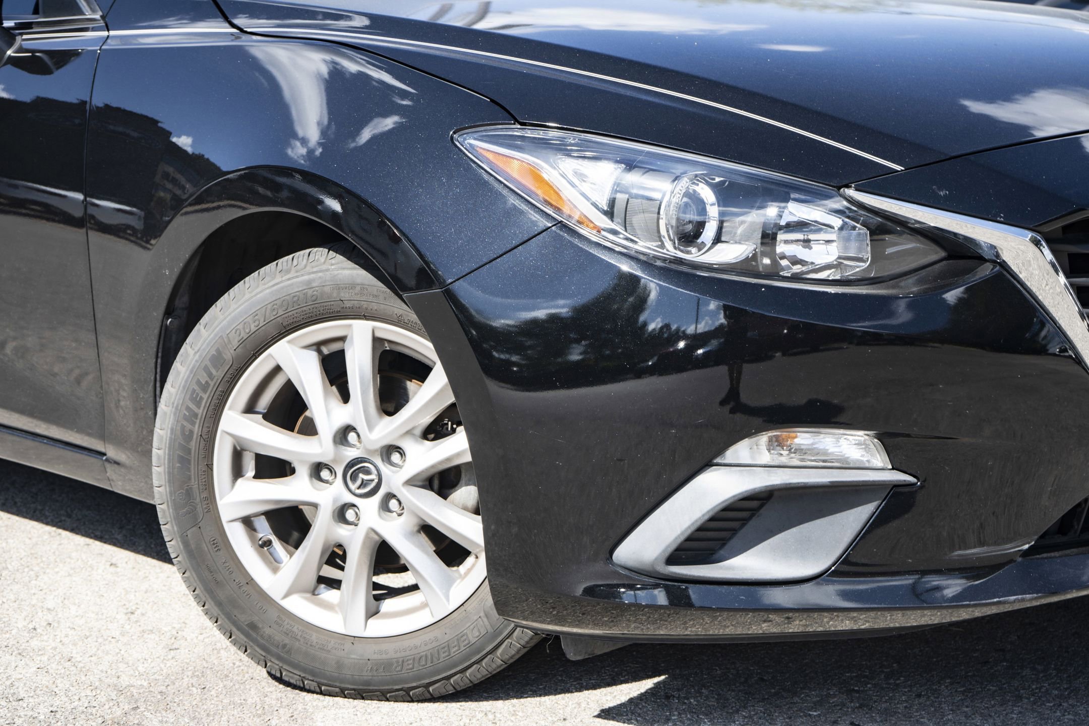2014 Mazda Mazda3 Touring photo 3