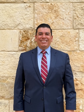 Staff member Juan Aaroyo from 5bf4c669b113