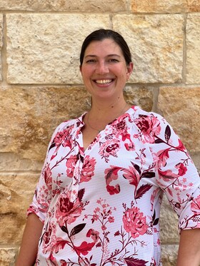 Staff member Toni Archer from 9407e350942a