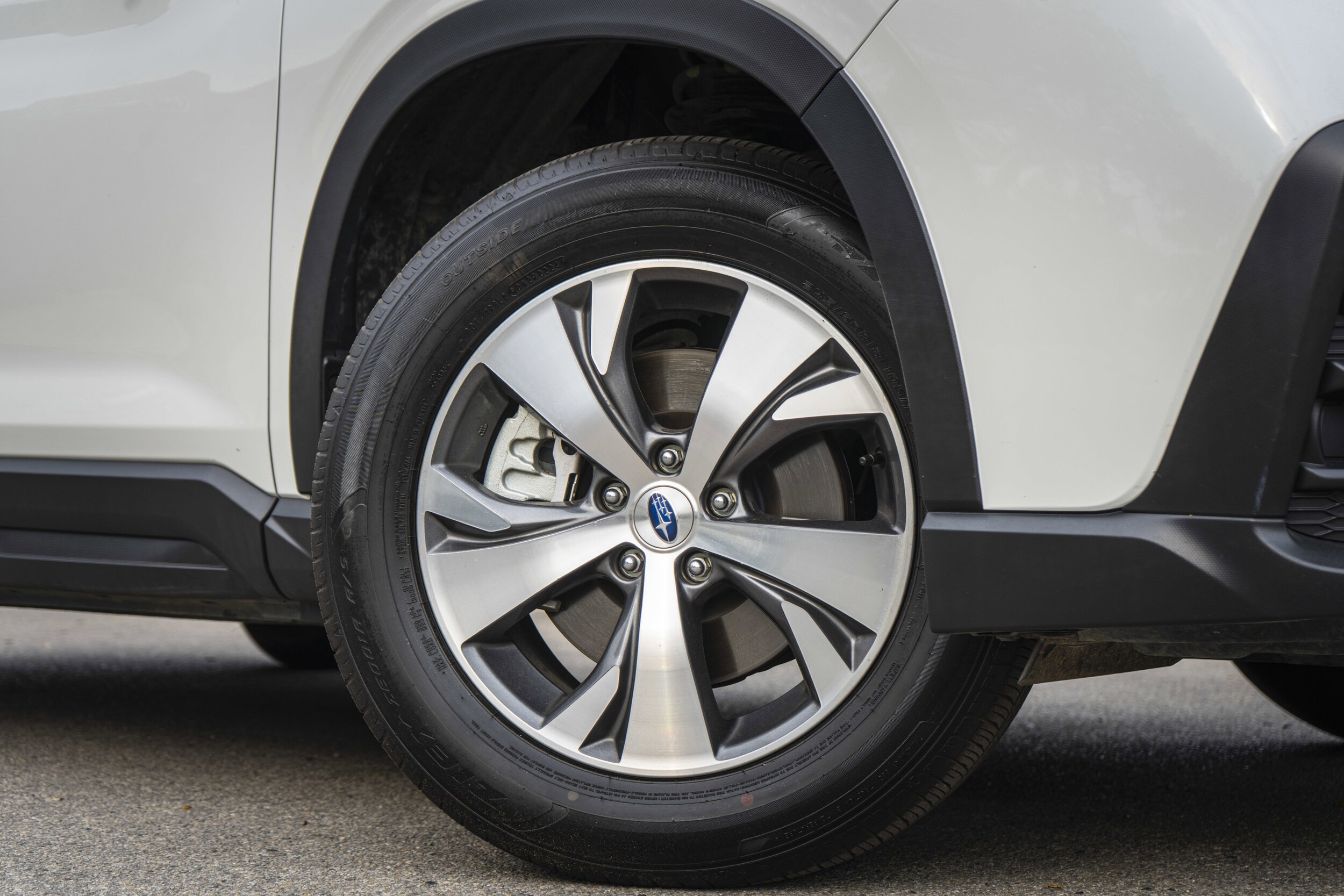 2025 Subaru Ascent Premium photo 2