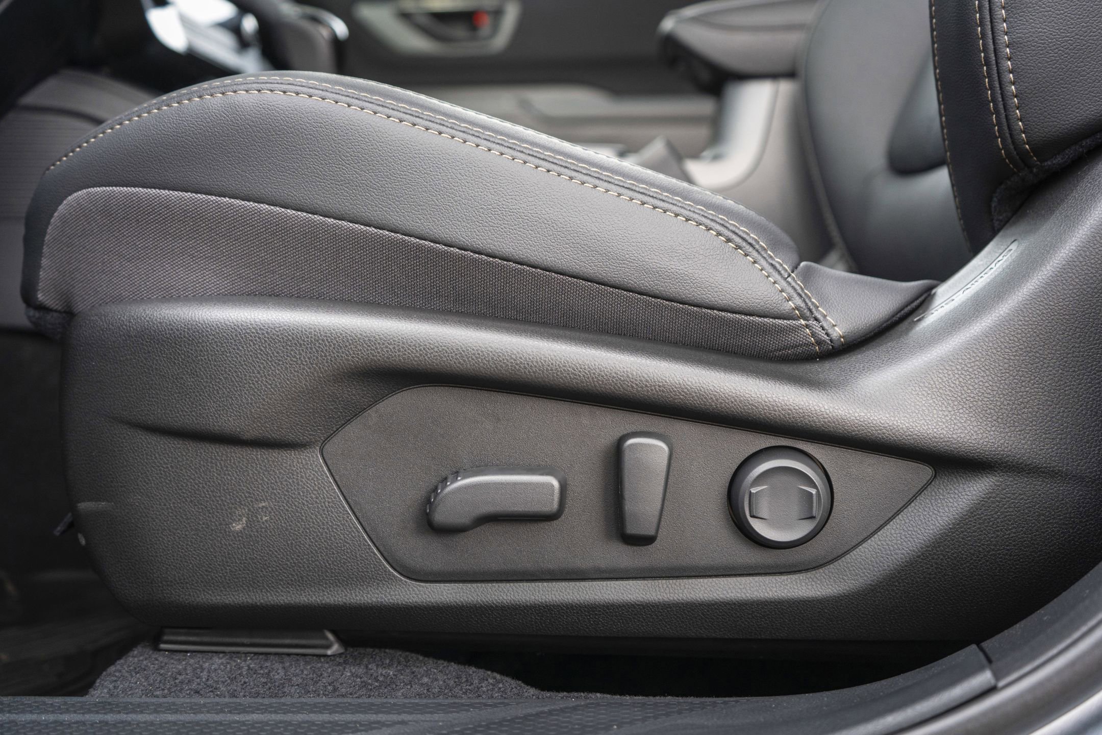 2026 Subaru Outback Limited - Photo 13