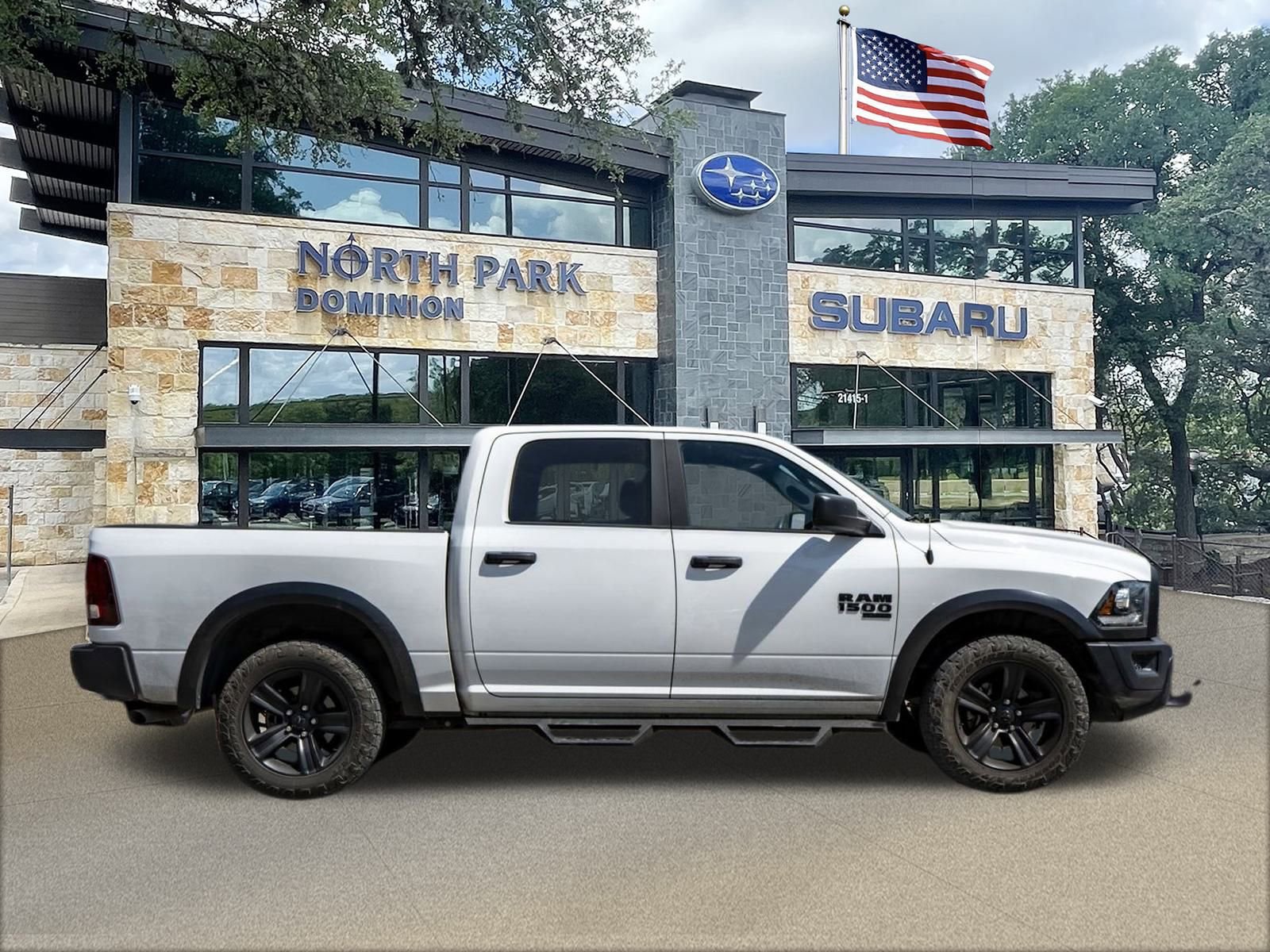 2022 Ram 1500 SLT photo 3