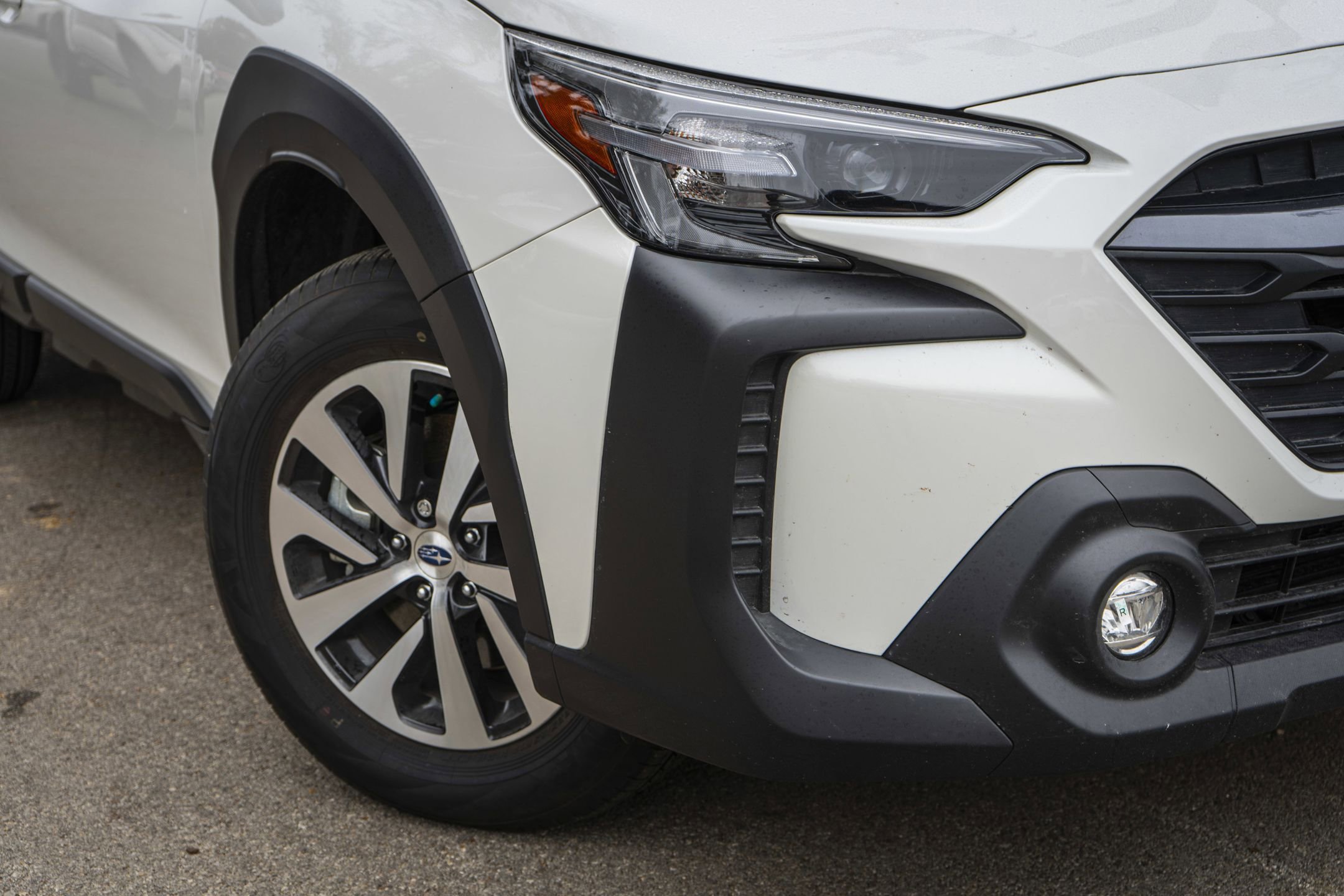 2025 Subaru Outback Premium photo 2