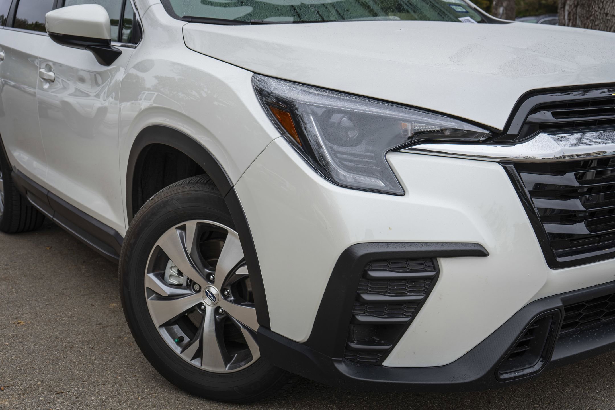 2025 Subaru Ascent Premium photo 2