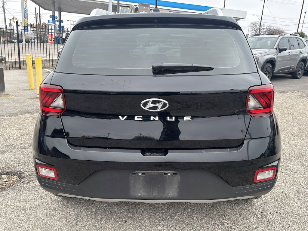 Used 2024 Hyundai Venue SEL SUV
