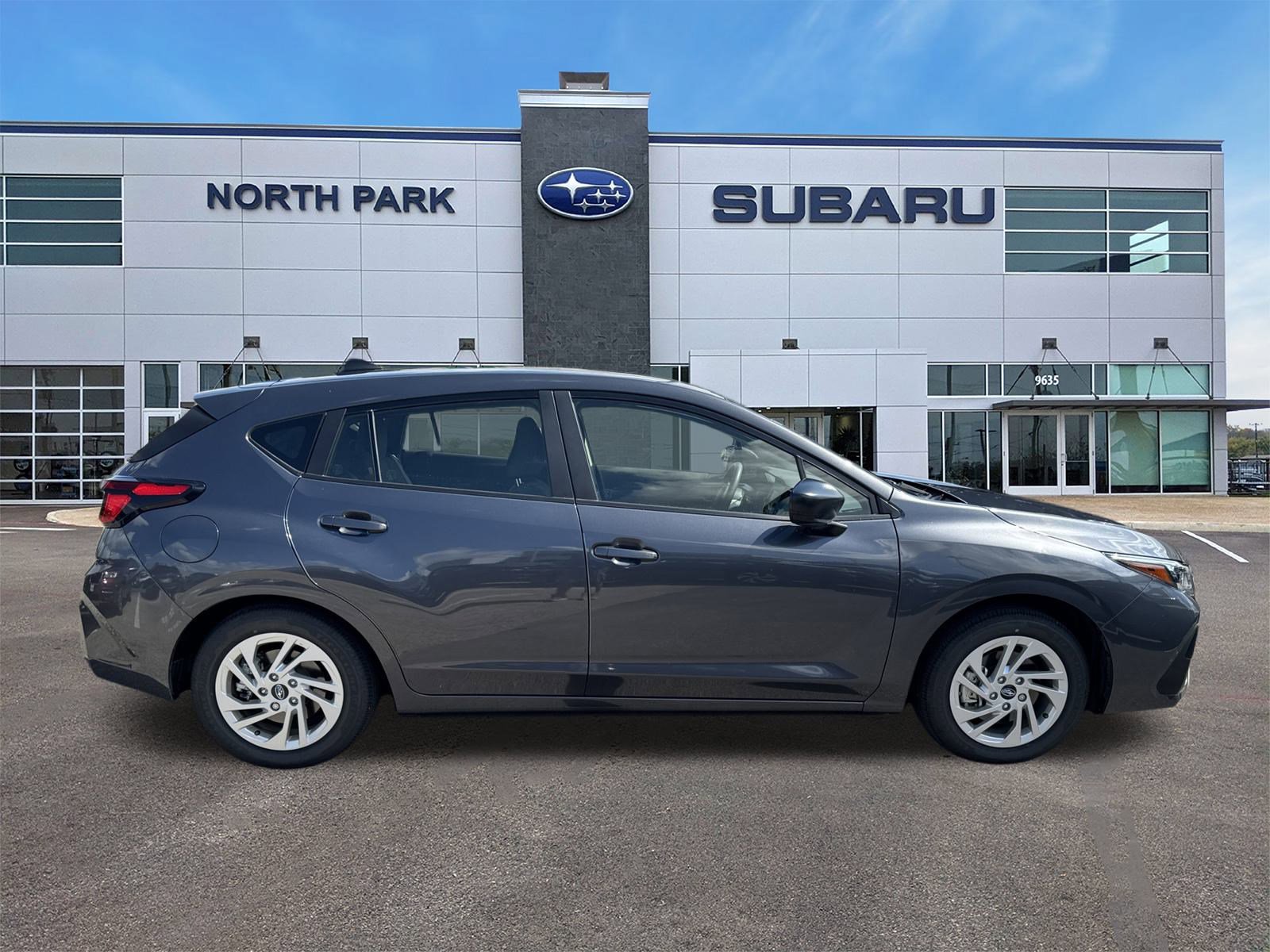2025 Subaru Impreza Base photo 2