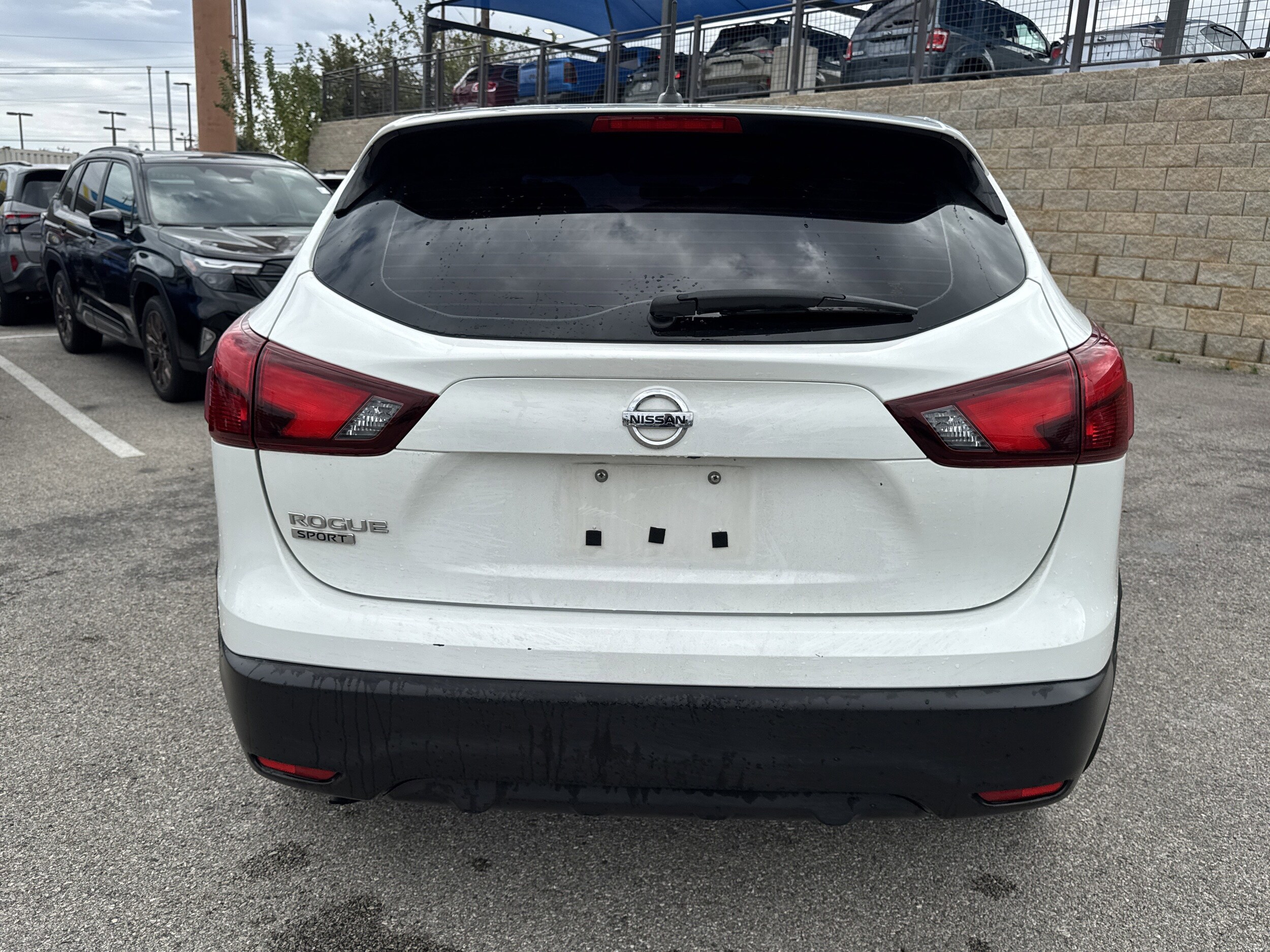 2017 Nissan Rogue Sport S photo 4