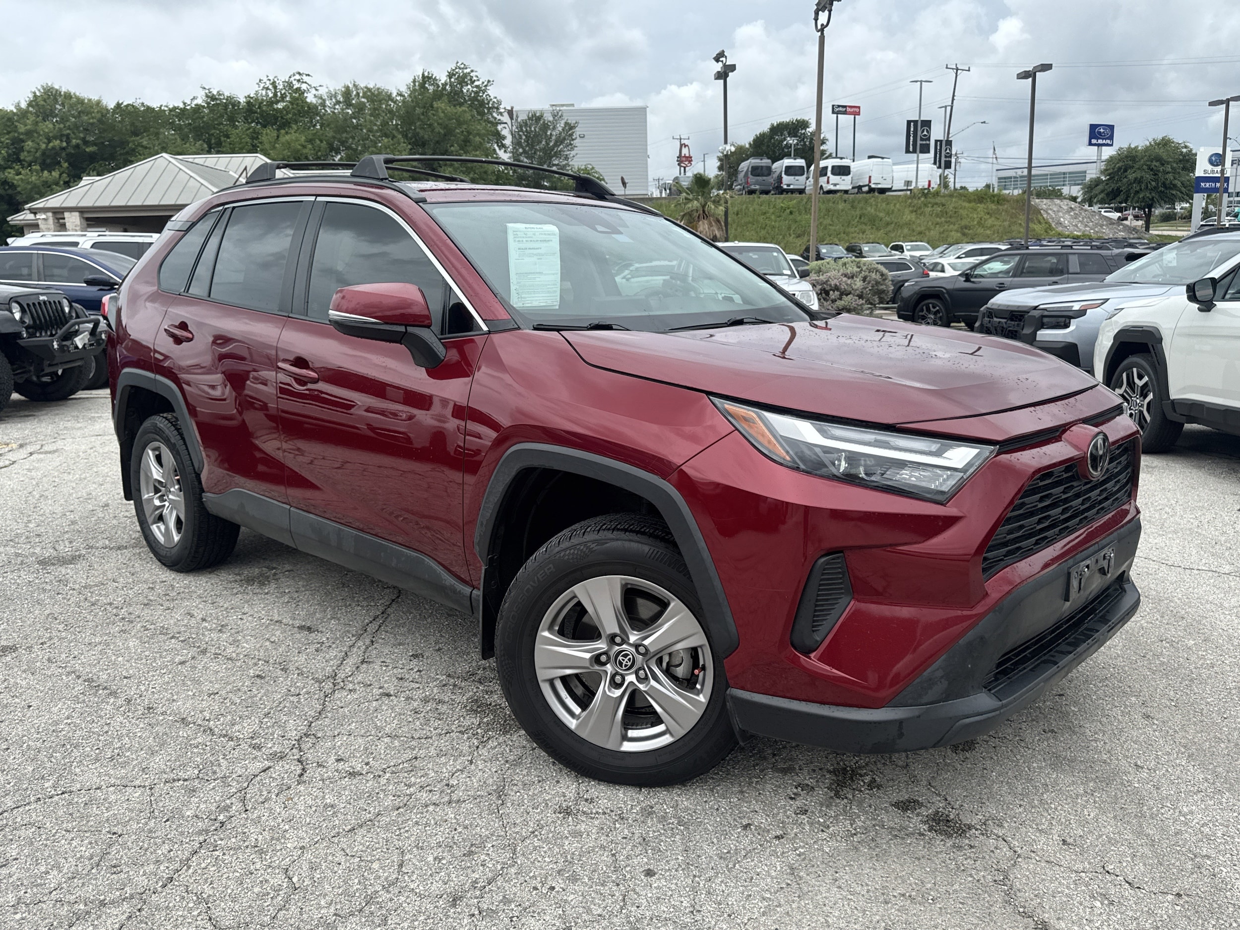 2022 Toyota RAV4 XLE FWD's photo