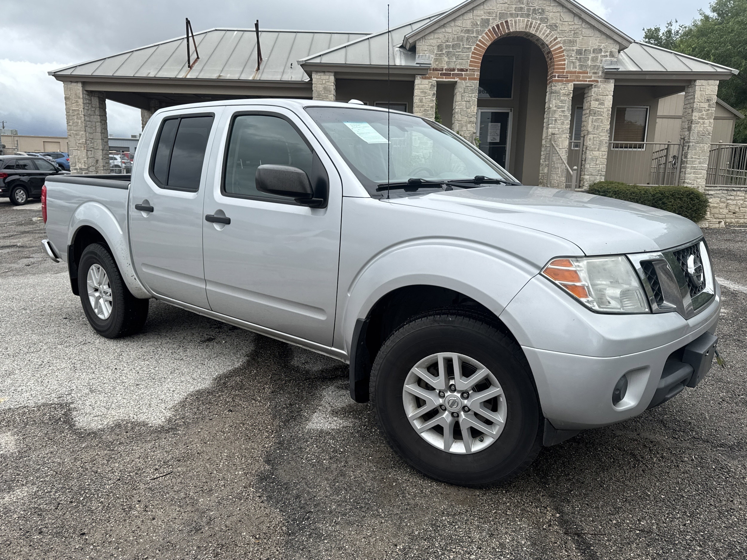 2017 Nissan Frontier 4.0 SV Crew Cab 4X4 AT SWB's photo