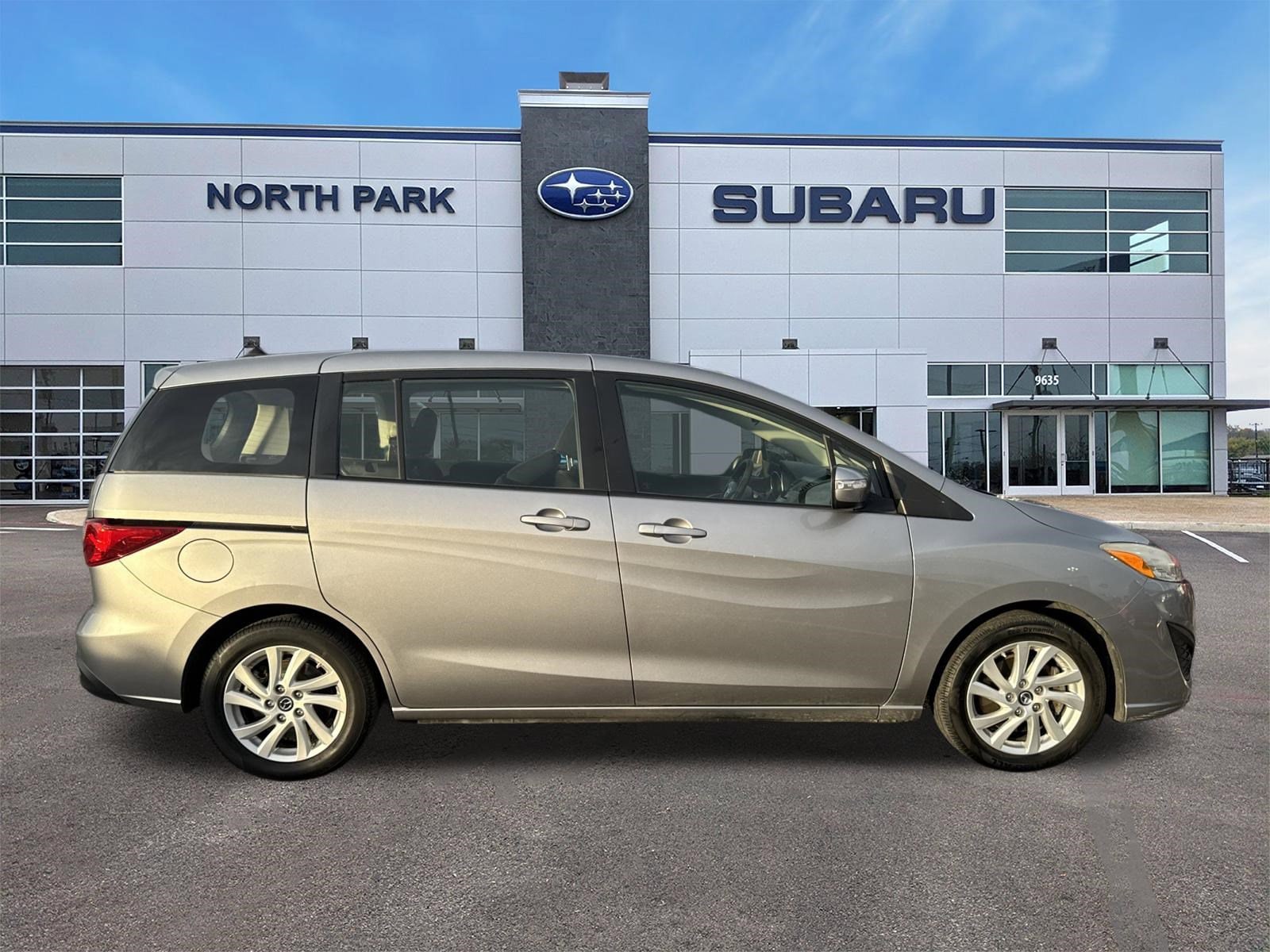 Used 2015 Mazda MAZDA5 Sport with VIN JM1CW2BL5F0189395 for sale in San Antonio, TX